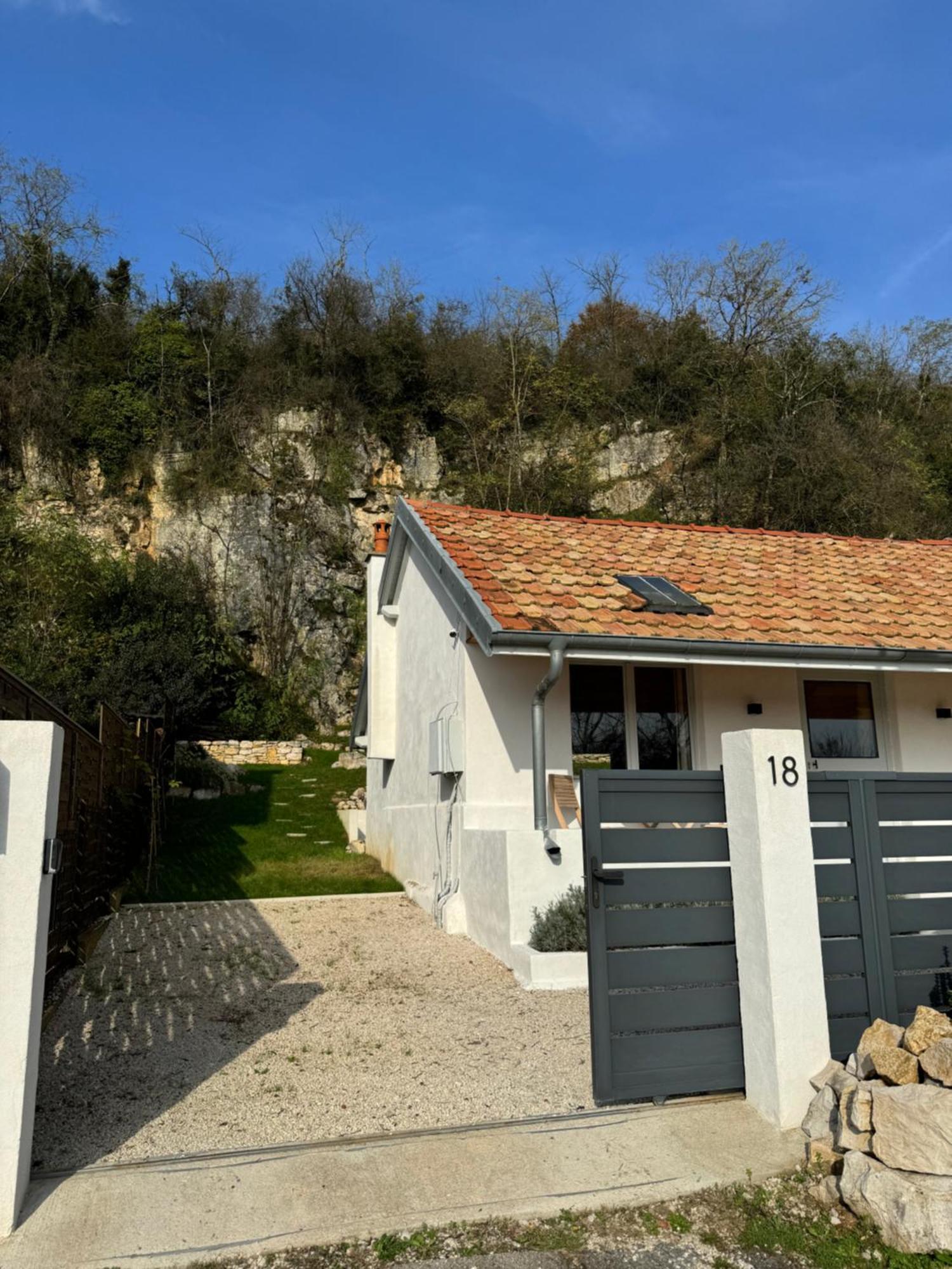 Maison Au Bord De L'Eau Les Roches Rochefort-sur-Nenon Eksteriør billede